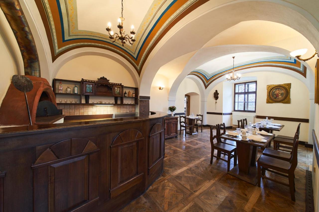 Penzion Zámek Lešany Netvorice Bagian luar foto