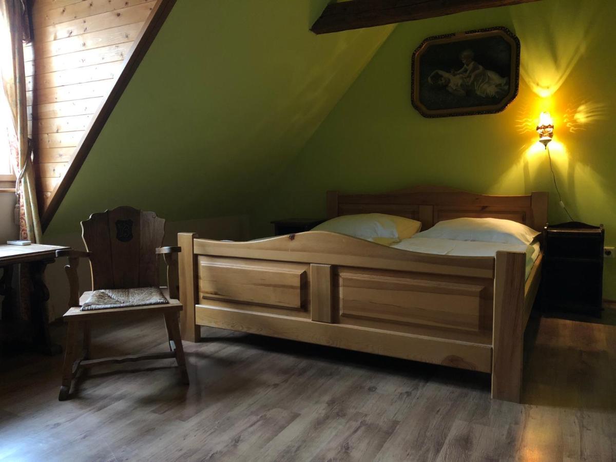 Penzion Zámek Lešany Netvorice Bagian luar foto
